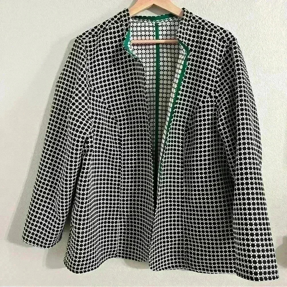 Reversible Women’s Work Jacket Blazer in black and white. Size XL